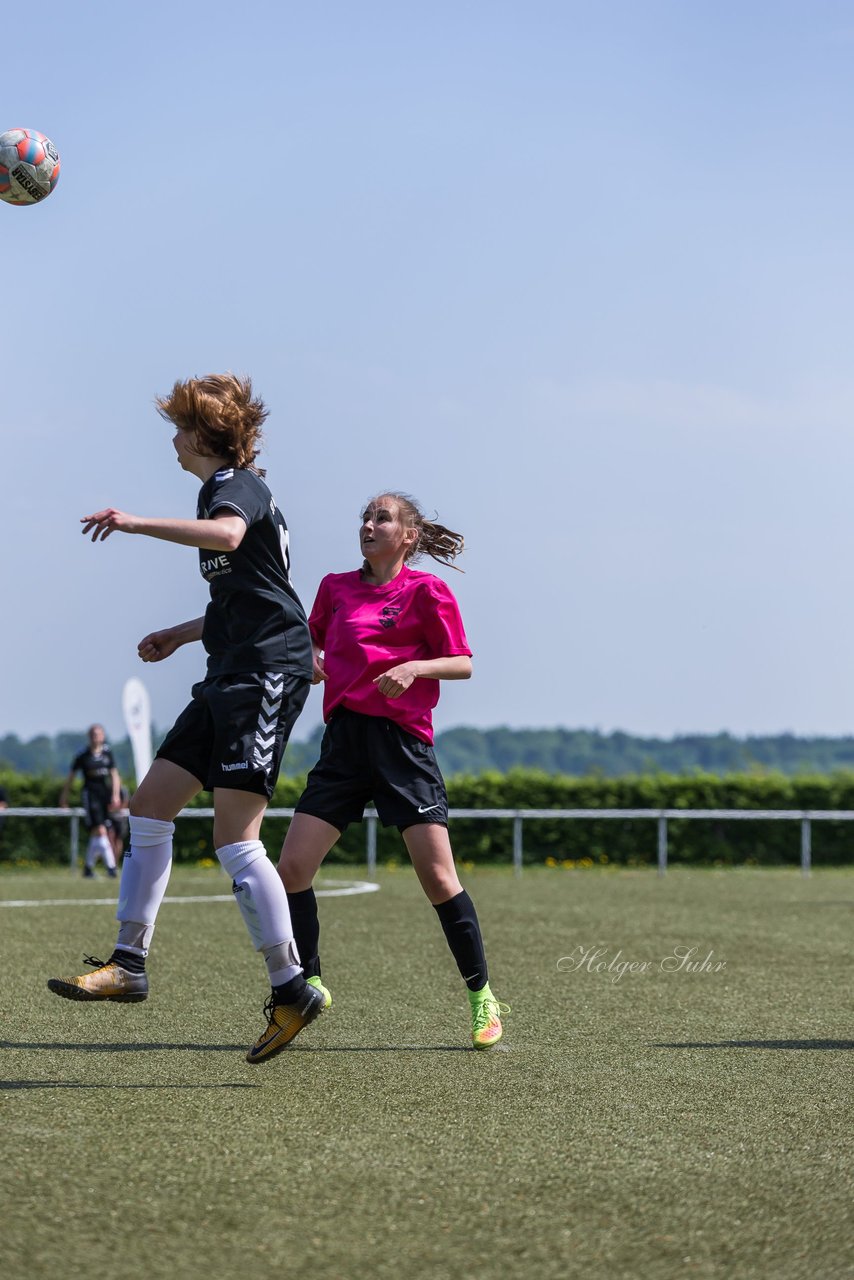 Bild 73 - B-Juniorinnen Pokalfinale SV Henstedt Ulzburg - SG Holstein Sued : 2:0